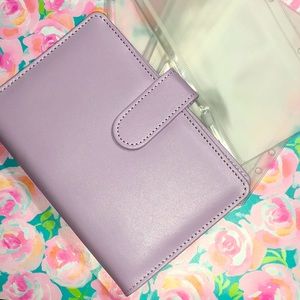 Budget planner with 10 plastic envelopes